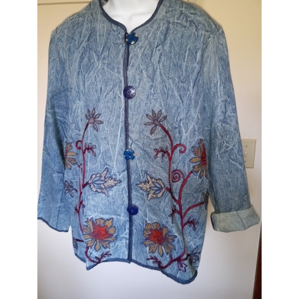 Vintage Acid Wash‎ Denim Floral Embroidered Button Front Jacket Light Blue Boho